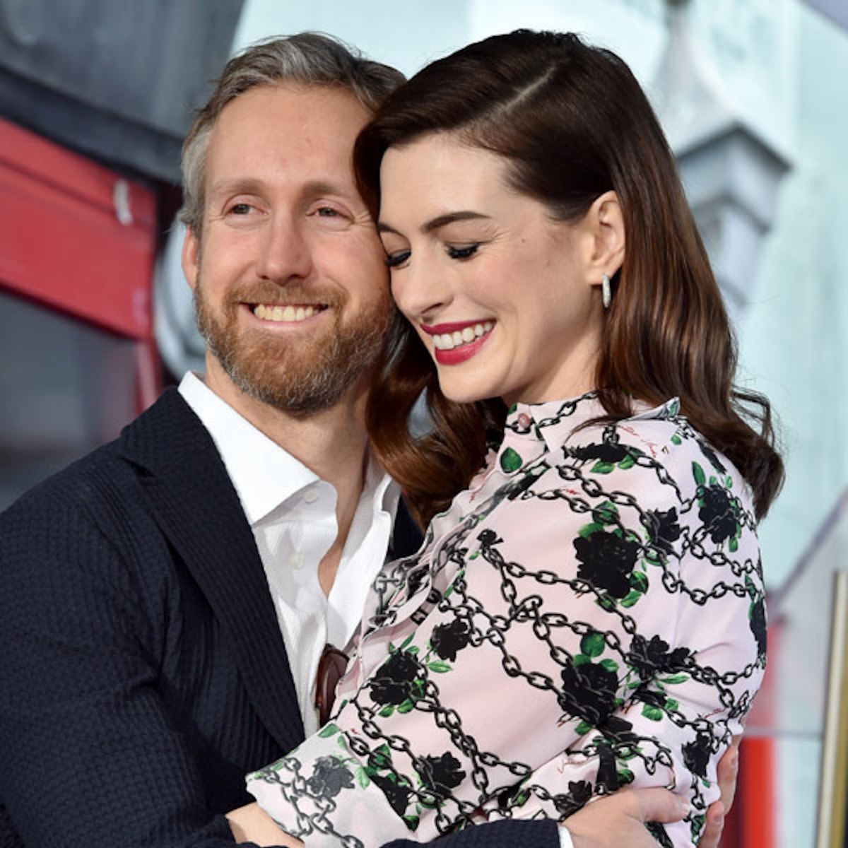 Anne Hathaway levanta suspeitas de ter dado à luz segundo filho ...